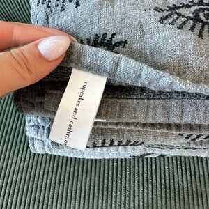 set or 6 cupcakes and cashmere dish towel set